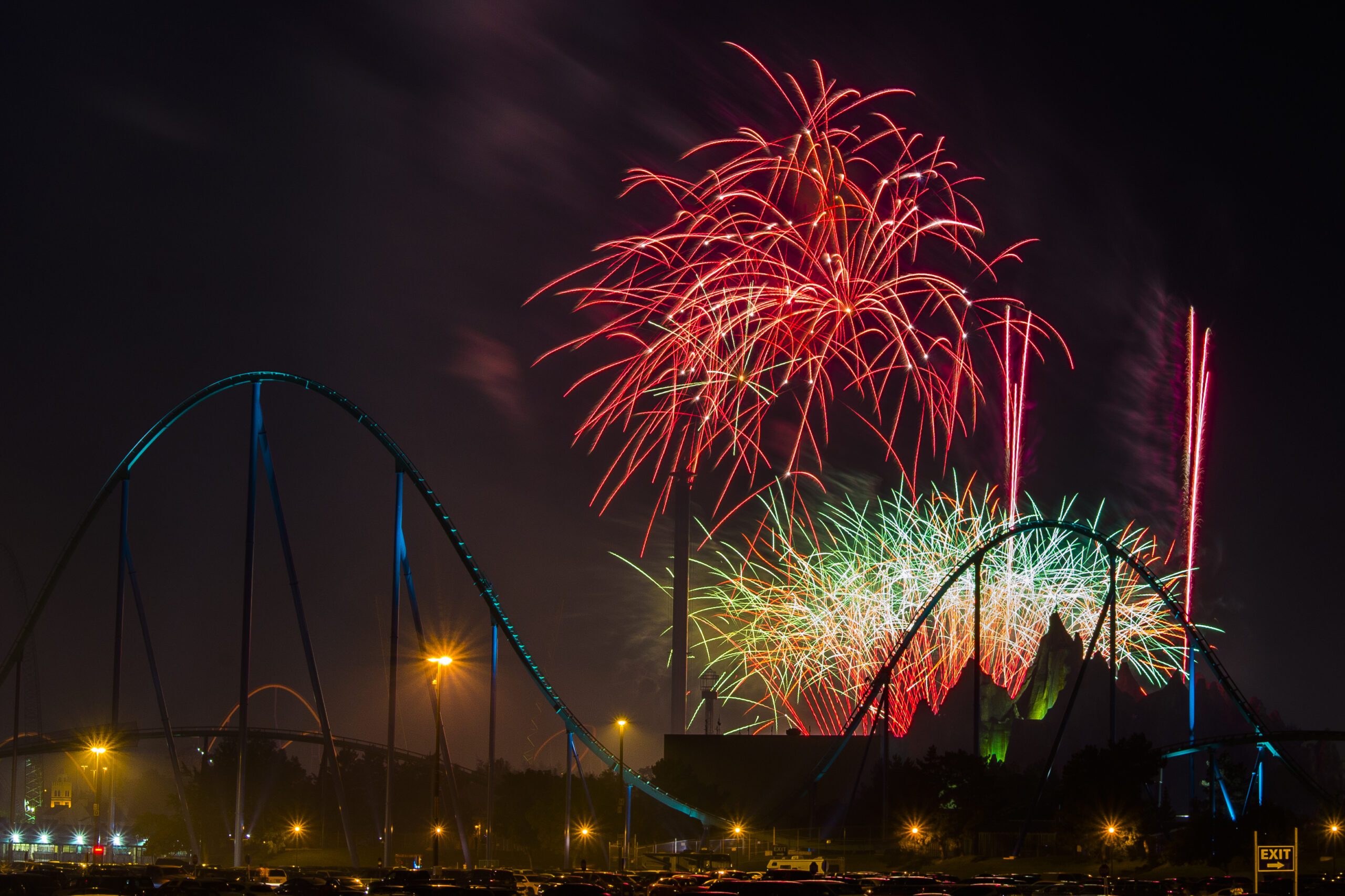 Image of a night sky full of fireworks