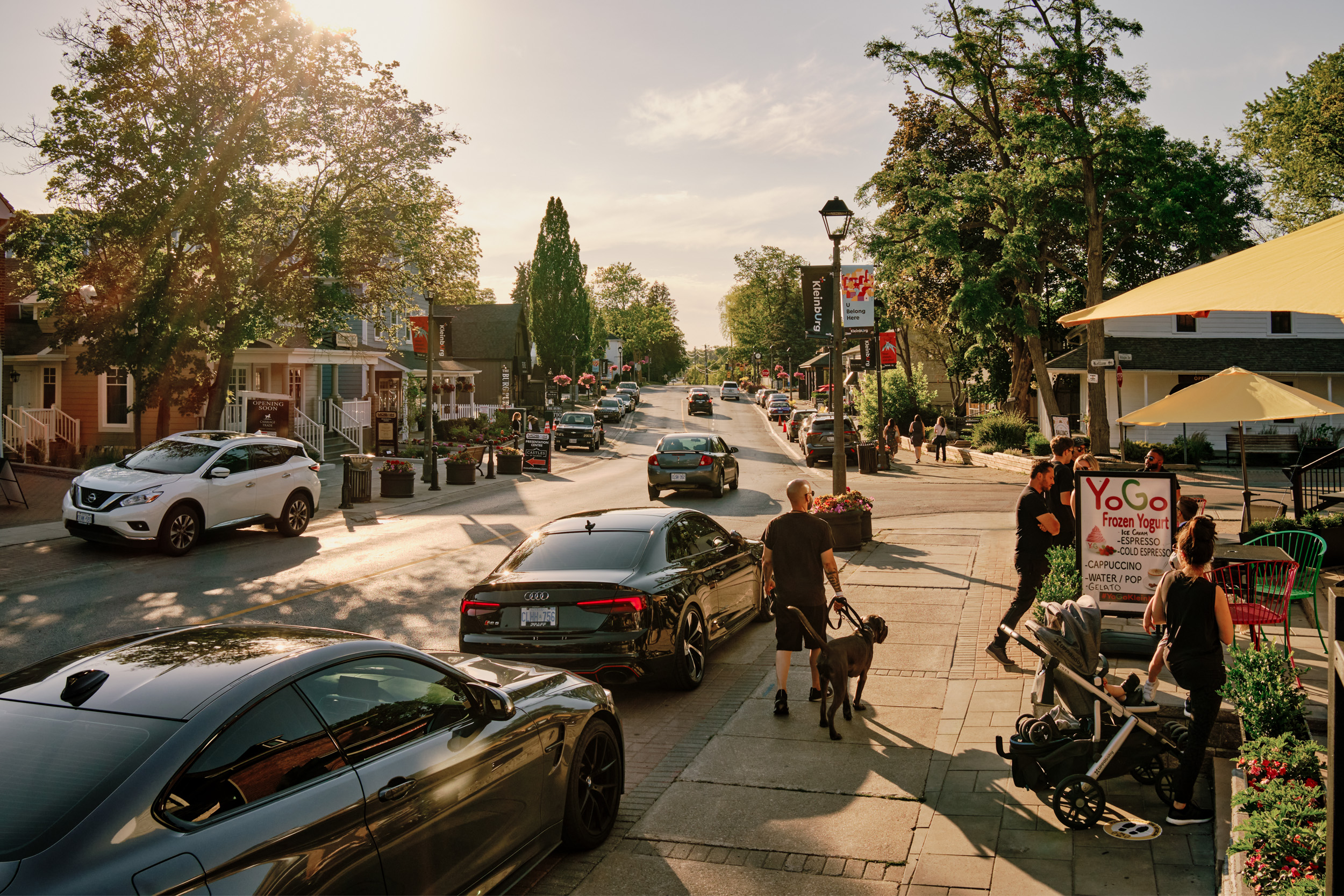Image of a street in a commercial area of a charming town